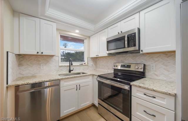 Photo of 300 Forest Lakes Boulevard unit: 210