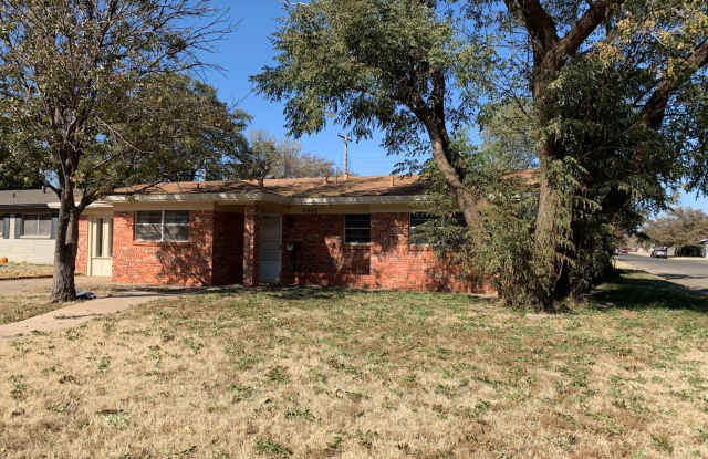 Great Home in established neighborhood!