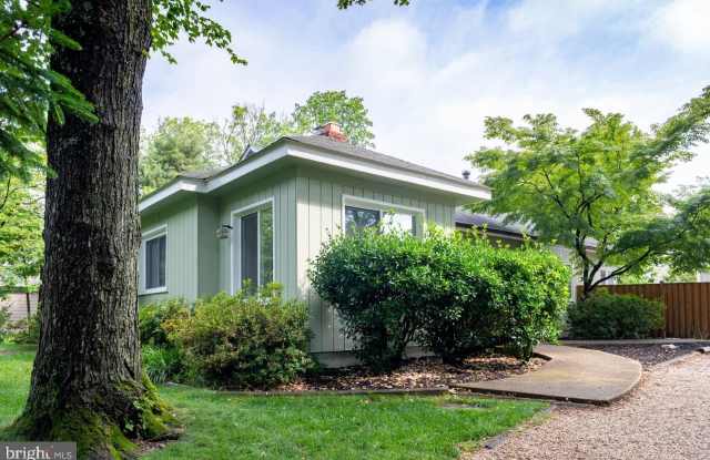 2031 HILLSIDE DRIVE