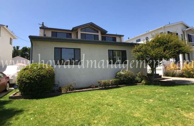Photo of Two story home with newer central A/C in the Mar Vista Hills. Large kitchen, family room, and large backyard.