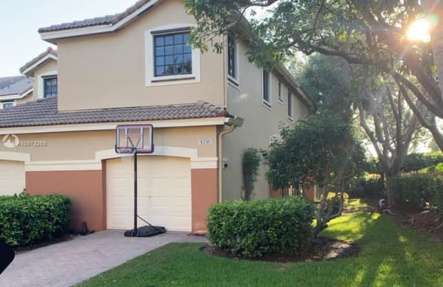 4230 Vineyard Cir - 4230 Vineyard Circle, Weston, FL 33332