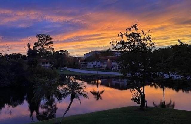 1225 NW 21st Street unit: 1014