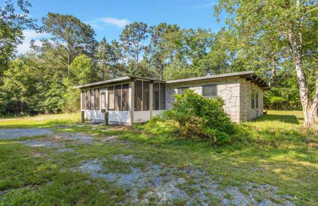 Photo of Single Family Ranch Brick Home For Rent!