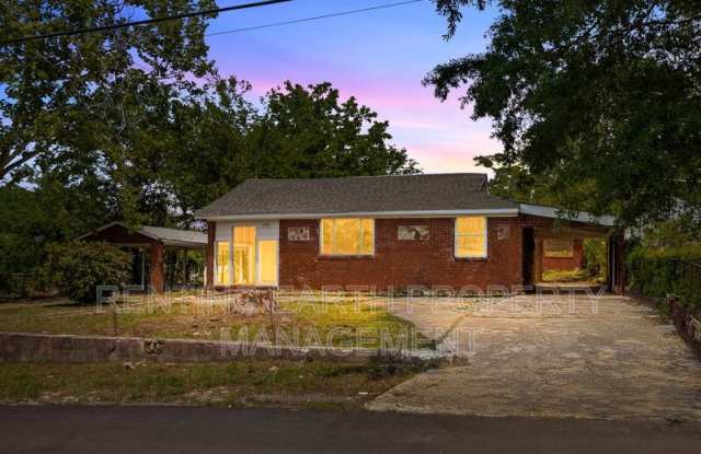 108 E Ann Dr SW
