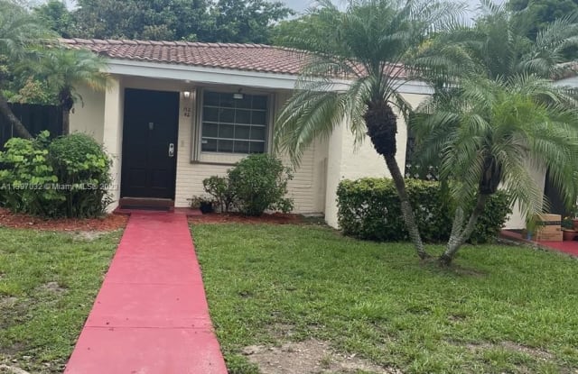 17242 SW 94th Ave - 17242 Southwest 94th Avenue, Palmetto Bay, FL 33157