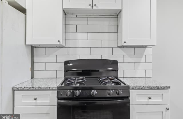 326 E AIRY Street unit: 1