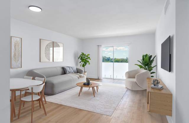 Lakeshore Presidential Apartments