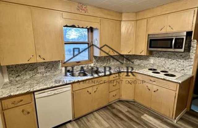 403 10th Street Northwest, Austin, MN 55912