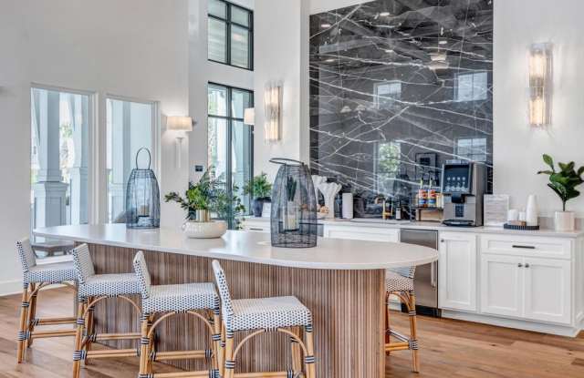 Photo of Tapestry Palmera