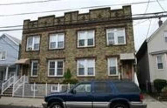 34 WEST 13TH ST - 34 West 13th Street, Bayonne, NJ 07002