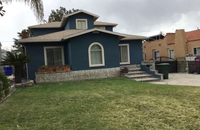 280 South Craig Avenue