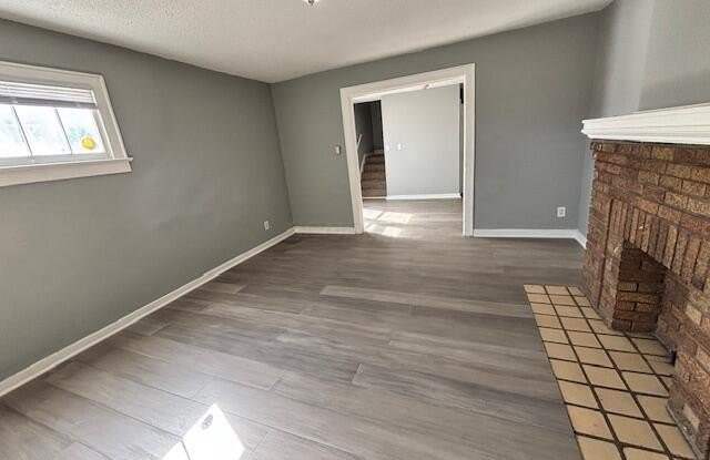 1093 S Champion Avenue