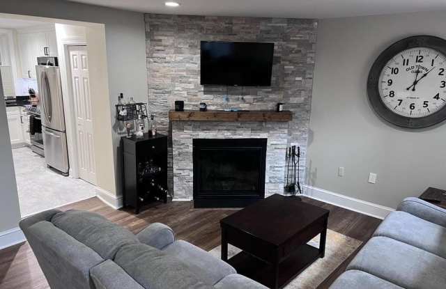 1705-11 GREEN STREET