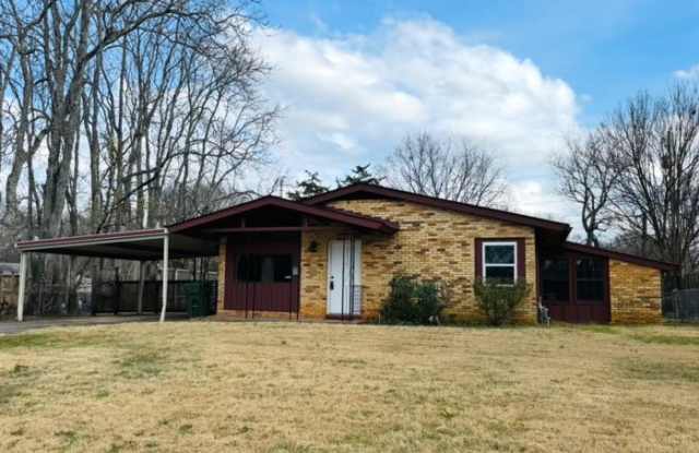 2901 Azalea Road Southwest