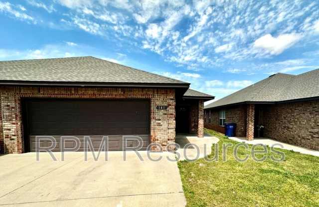 141 Bison Court Way - 141 Bison Court Way, Mustang, OK 73064