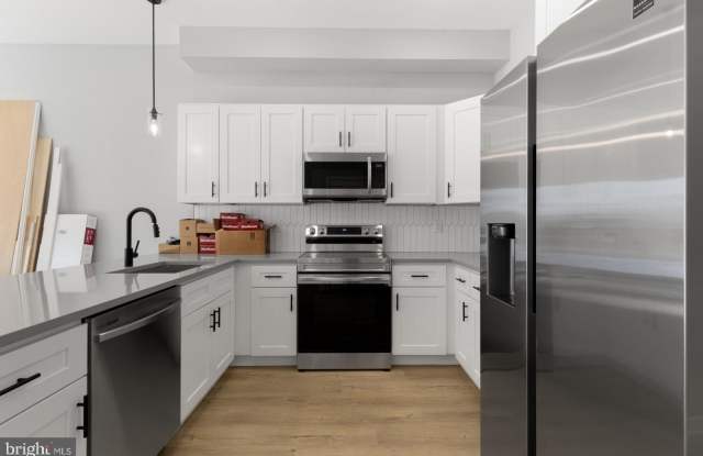 919 N 15TH Street unit: 2