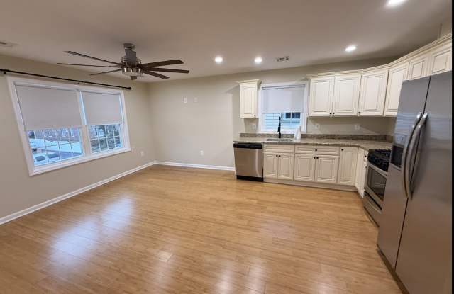 Photo of 716 Roselle St