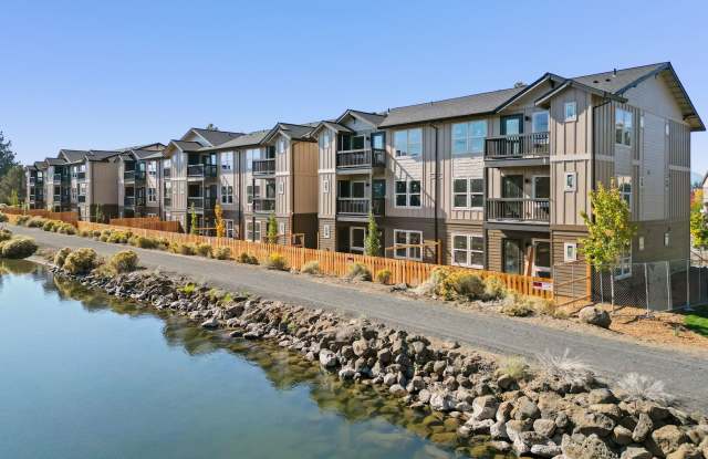 Limited Time Offer: 1 Month Rent-Free with a 12-Month Lease at Edgewater!