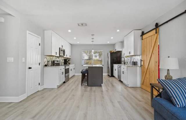 715 West Harlan Street