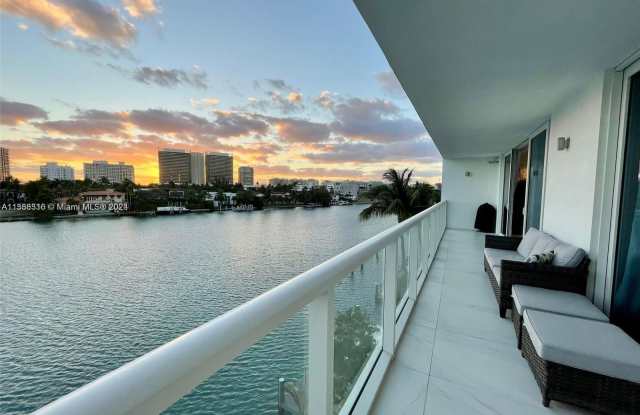 9821 E Bay Harbor Dr