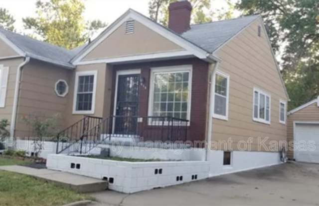 635 SW Webster Ave.