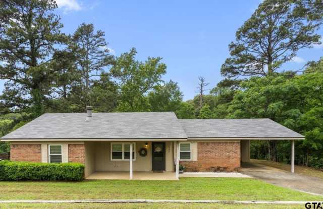 18398 Tall Pines
