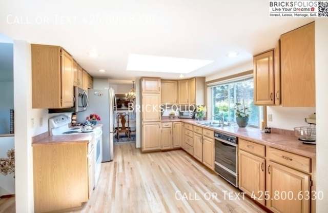 12825 27th Drive Southeast