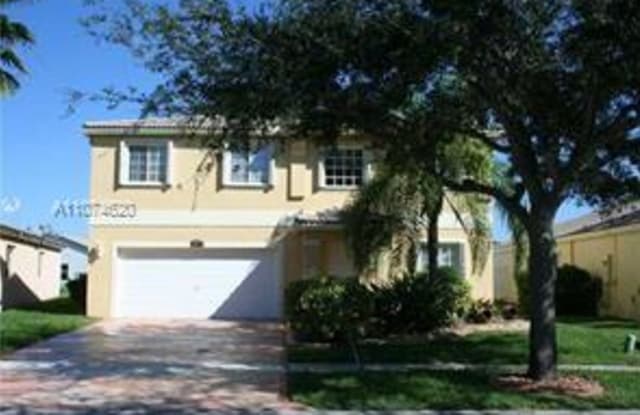 10545 SW 24th St - 10545 SW 24th St, Miramar, FL 33025