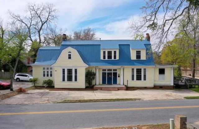 Photo of 410 Durst Avenue West