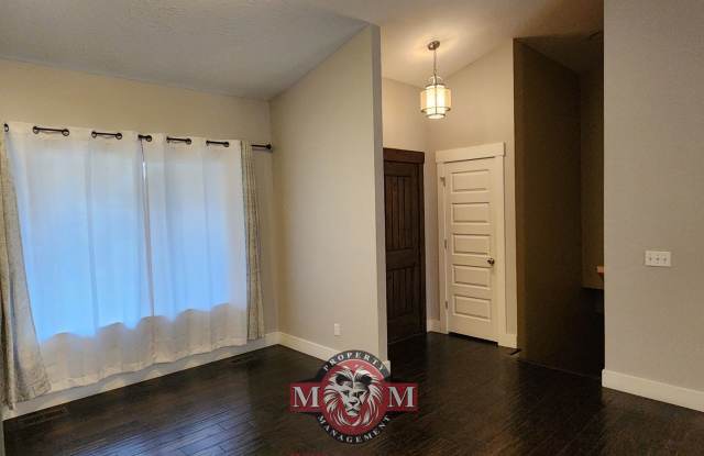 Remodeled 5 Bd Home in Midvale