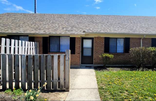 Beautiful 2 bedroom 1.5 bath Condo with attached 2 Car Garage - 3531 Spanish Villa Drive, Montgomery County, OH 45414