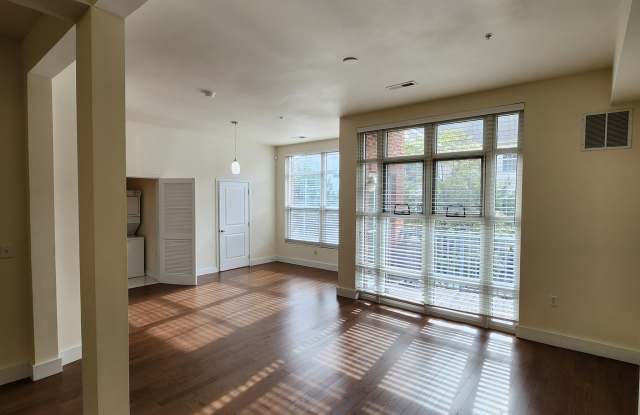 Photo of 3 GREENWICH DR