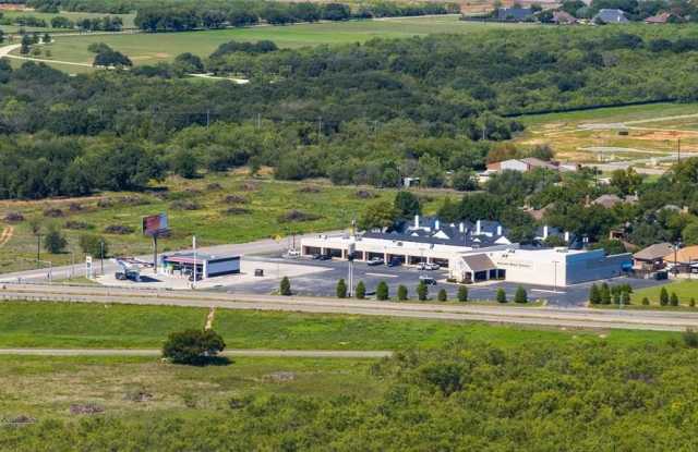 Photo of 3125 Oldham Lane