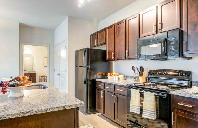 Coventry Square Apartments