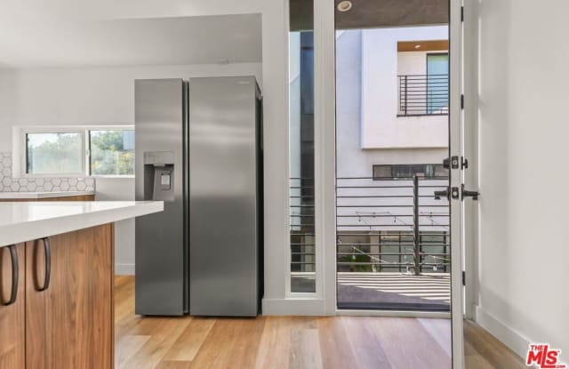 803 N Harvard Blvd unit: 1