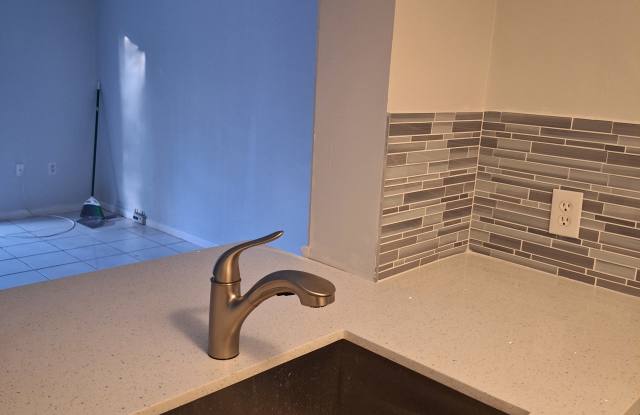 401 Southeast 10th Street