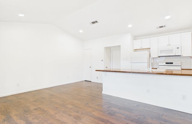 1303 Hollow Creek Dr Apt 1