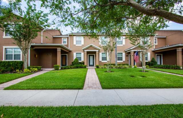 2/2.5 Townhome w/ Internet and Cable!