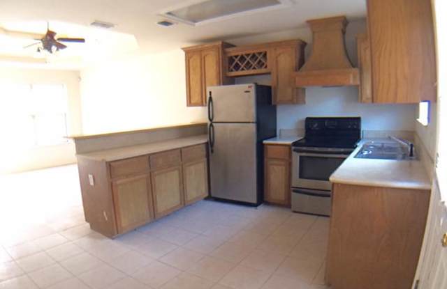 Photo of 2305 N Dahlia St