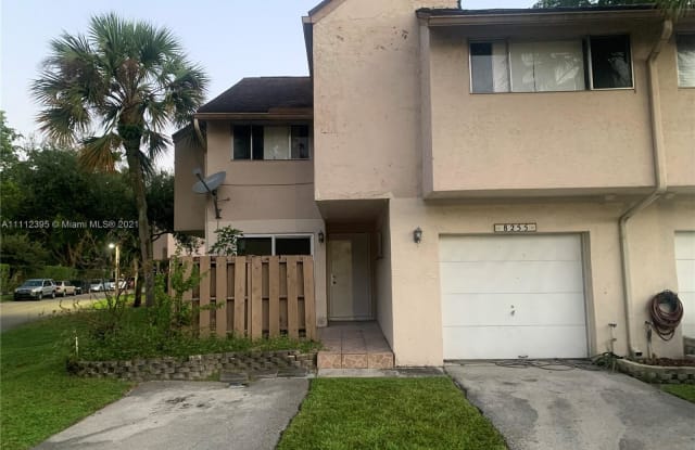 8255 NW 8th Pl - 8255 Northwest 8th Place, Plantation, FL 33324