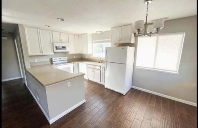 2660 Woodridge Court
