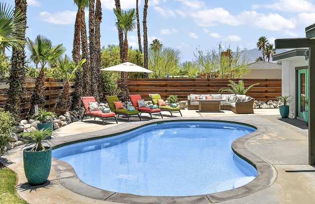 2632 N Aurora Drive