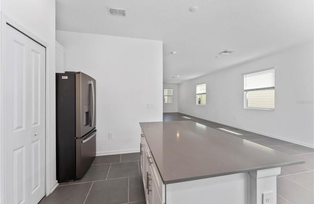 7728 STONE CREEK TRAIL