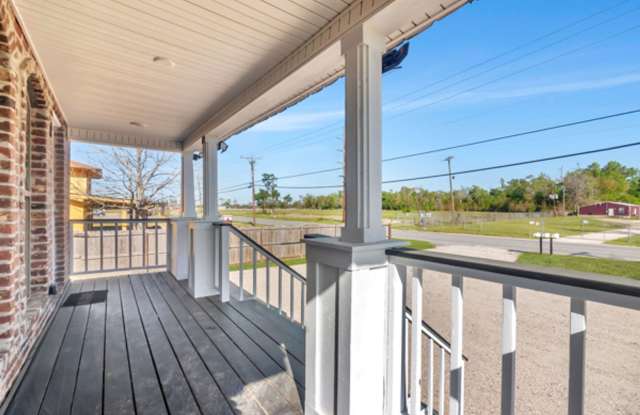 Newly Remodeled Units!