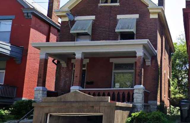 2358 Stratford Avenue