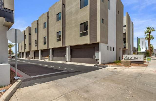 4220 N 32nd Street