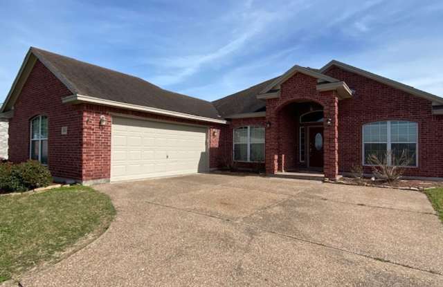 DON'T MISS THIS INCREDIBLE SOUTHSIDE LEASING OPPORTUNITY!