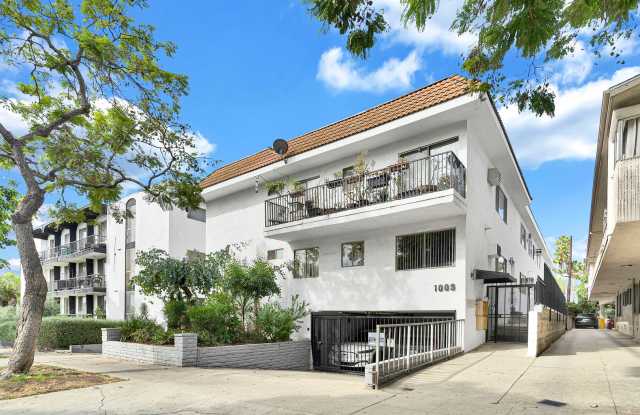1009 N. Edinburgh Ave