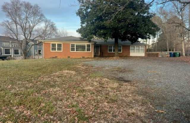 3042 Matthews Indian Trail