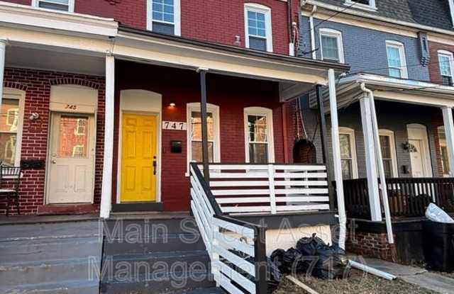 Photo of 747 S. Lime St.